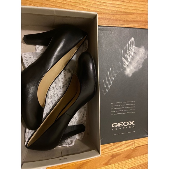 Geox Brand new, formal pump - Picture 2 of 3